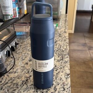 Stanley Navy IceFlow Hydration Bottle